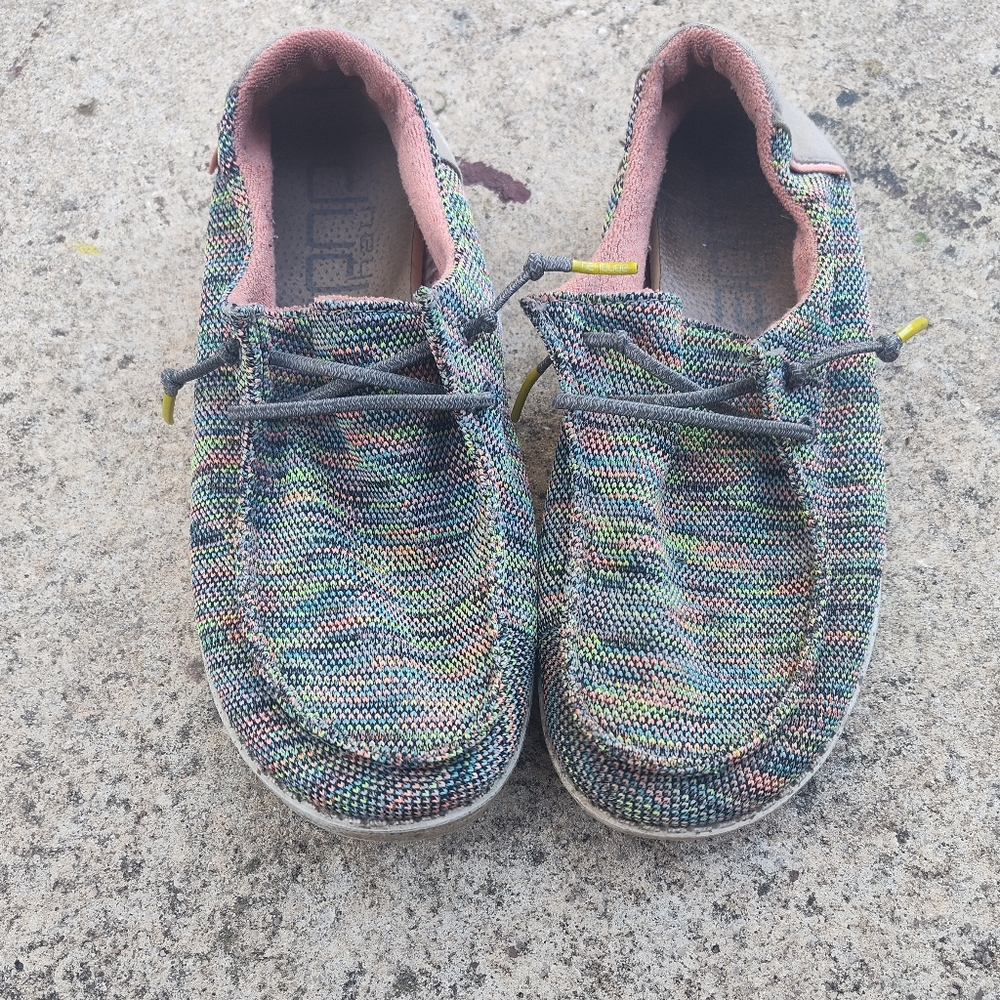 Women's Wendy sox Hey Dudes Size 8